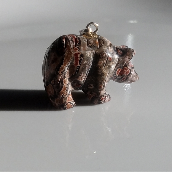 Leopard Jasper carved Bear with silver plated bale - Picture 7 of 9